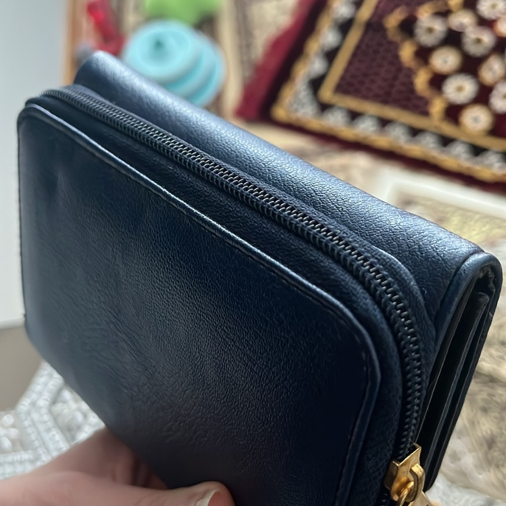 MANGO Wallet - Picture 4 of 5